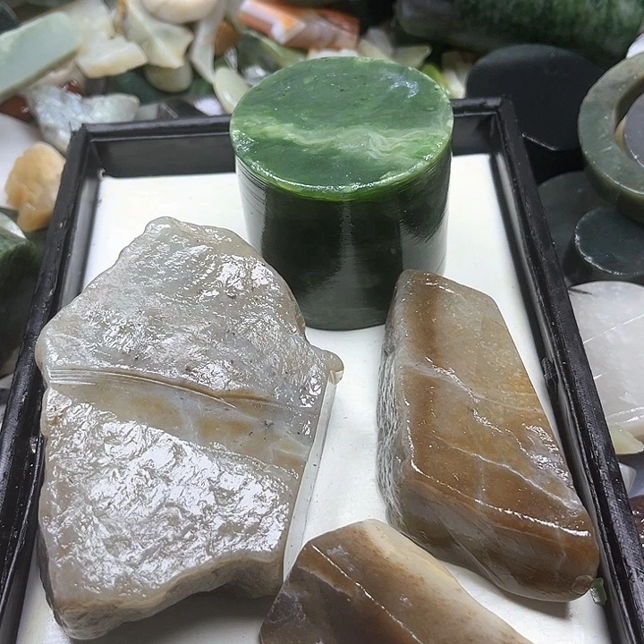 和田玉（糖玉）和田玉边角料9K金镶嵌唯****下