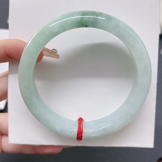 翡翠手镯未镶嵌A货