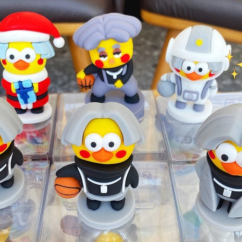【新人专享】手办鸡哥公仔车载摆件办公桌机箱装饰潮流周边创意手