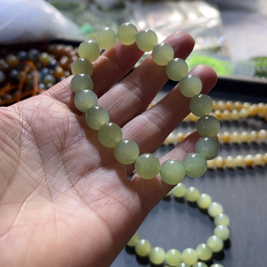 和田玉颈饰未镶嵌V****?