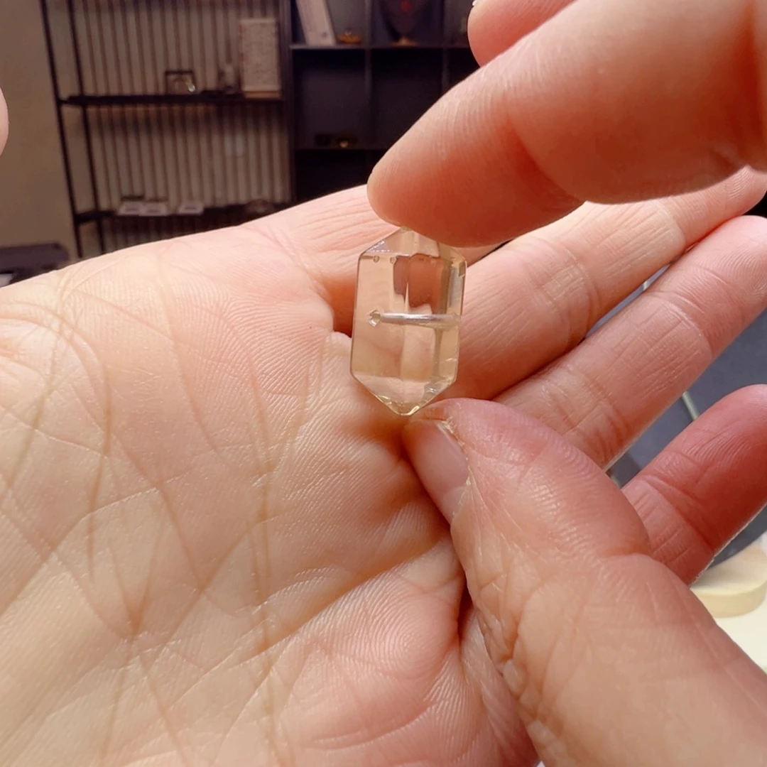 水晶手串未镶嵌黄水双尖