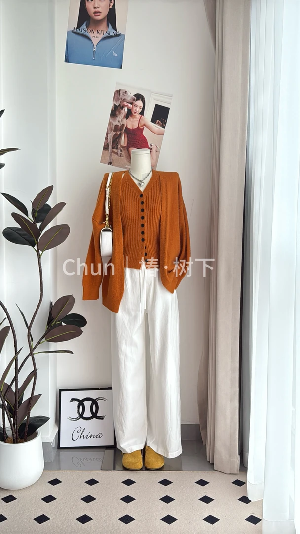 Chun｜韩系简约气质温柔V领针织开衫搭配挂脖露背背心秋季女装