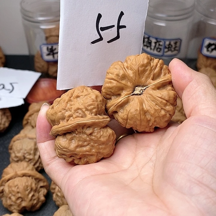 卤***味文玩核桃吊坠我也想要这样