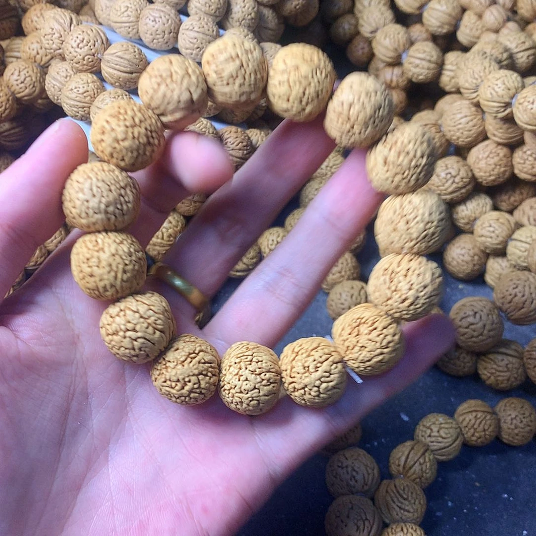 吊坠桃核林**想龙鳞凤尾