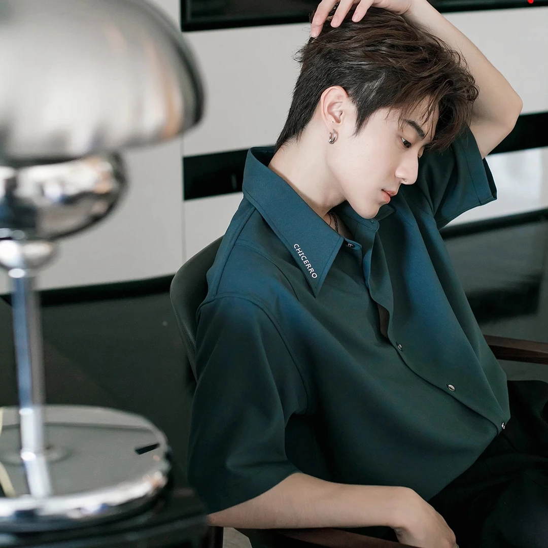 轻奢痞帅男装男装夏季休闲衬衣绿色设计感痞帅男士商务短袖衬衫衣