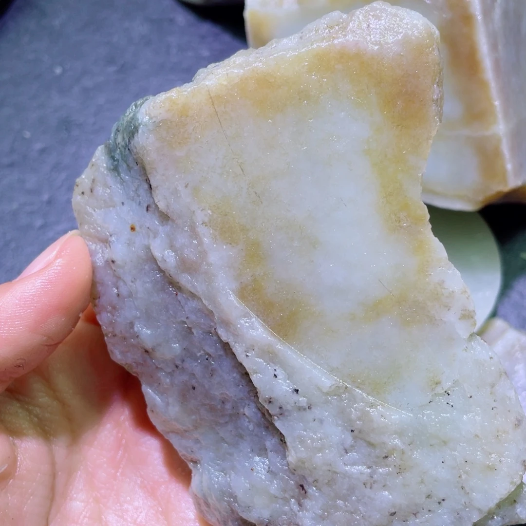 和田玉未镶嵌珠宝半成品