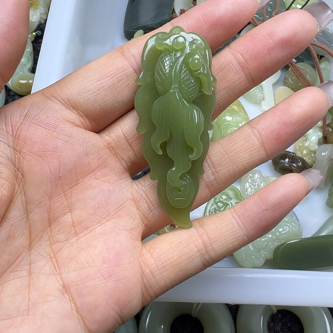 和田玉未镶嵌颈饰卡60