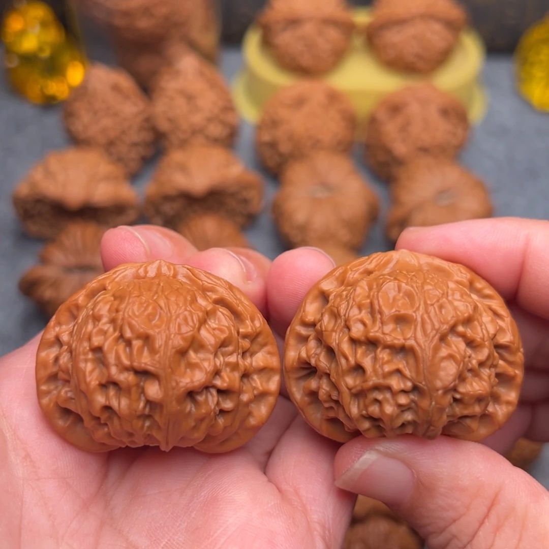 文玩核桃把件41全品毕业桃心宫灯