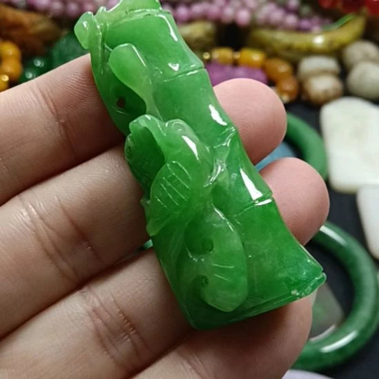 翡翠未镶嵌挂件翡翠