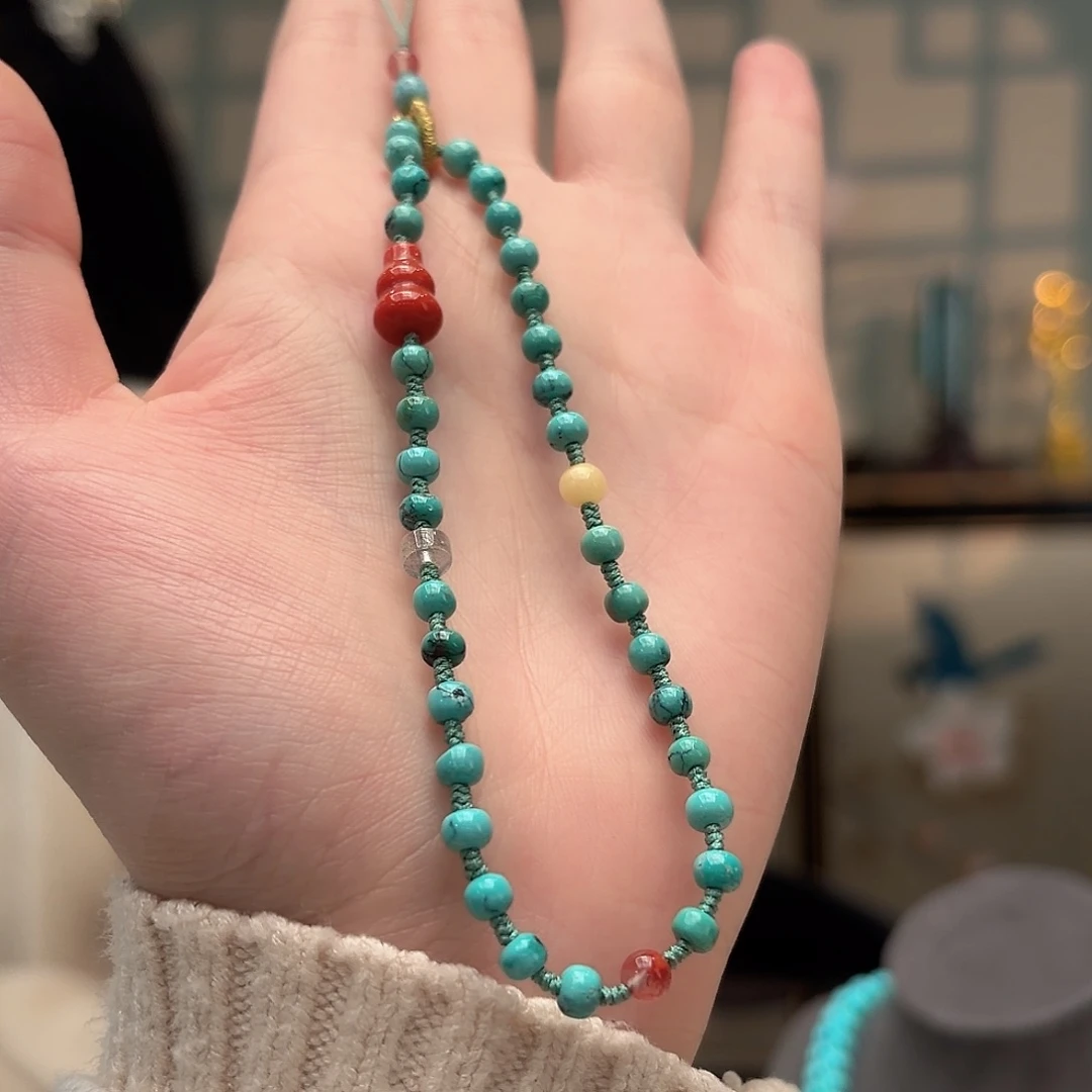 绿松石未镶嵌颈饰