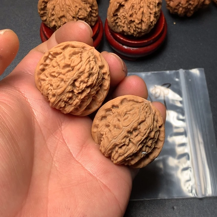 文玩核桃把件37白狮子1470