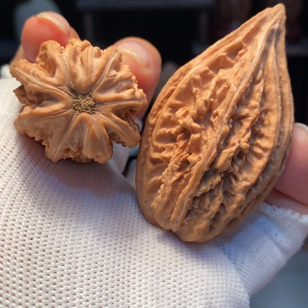 文玩核桃吊坠蚂蚁纹八棱柳叶58