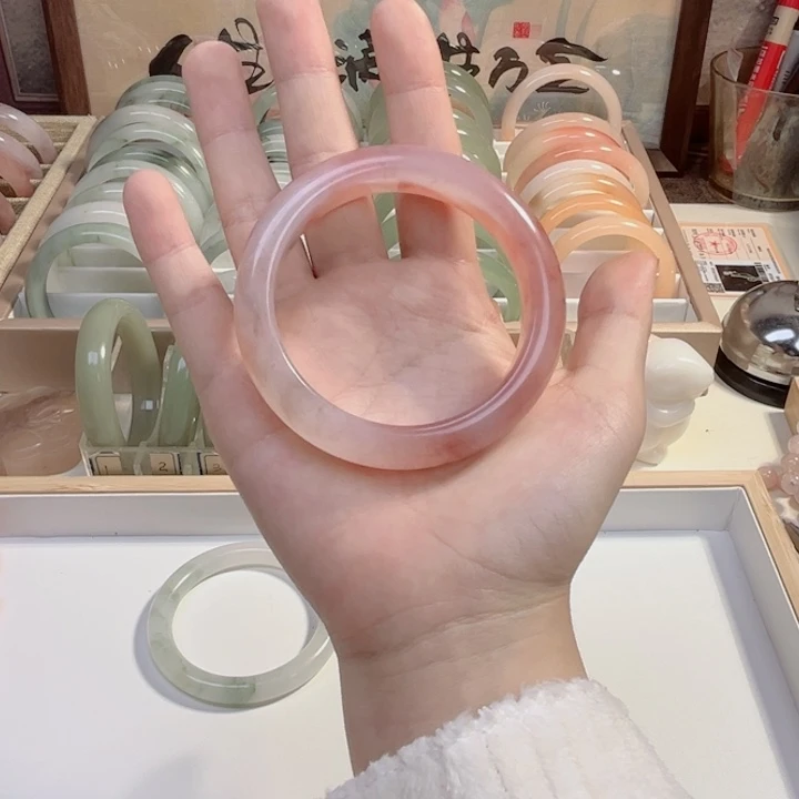甜***丁未镶嵌手镯石英质玉