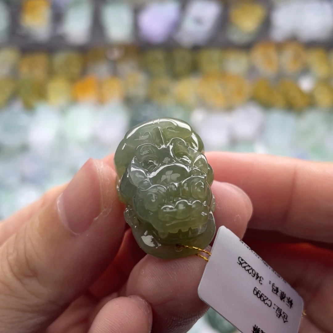 翡翠未镶嵌颈饰貔貅30