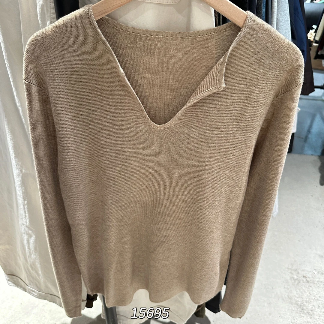 15695（部分无水洗唛，介意慎拍）CHUXUN新款剪刀领针织长袖