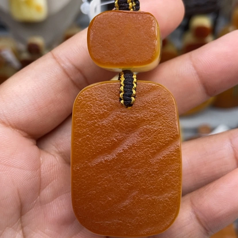 【闪购商品】琥珀颈饰未镶嵌