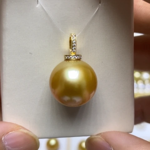 颈饰海水珍珠18K金镶嵌