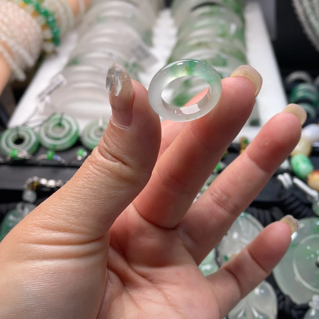 未镶嵌石英质玉戒圈