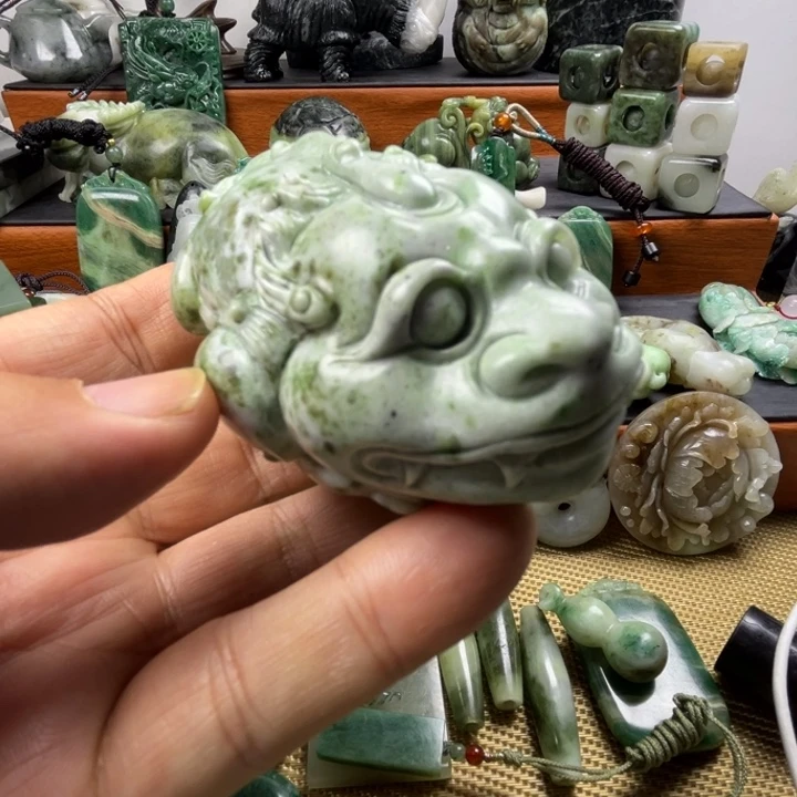 独山玉未镶嵌珠宝半成品