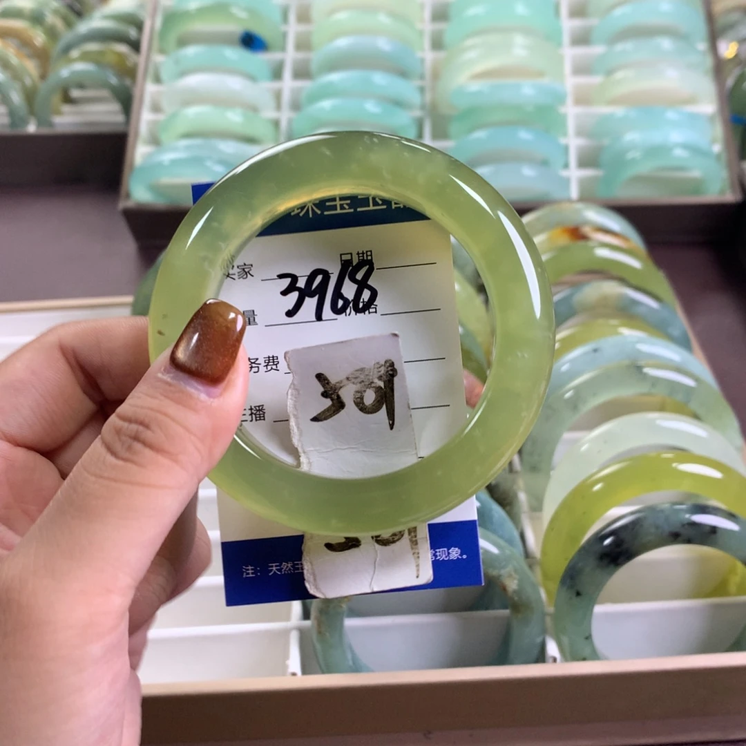 未镶嵌蛇纹石玉手镯3968