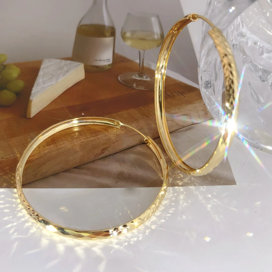 【皇冠轻奢】18k金 | 爆闪龙鳞刻面高亮大耳圈 欧美时尚