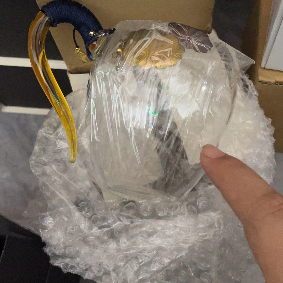 搪瓷杯子里还有很多东西