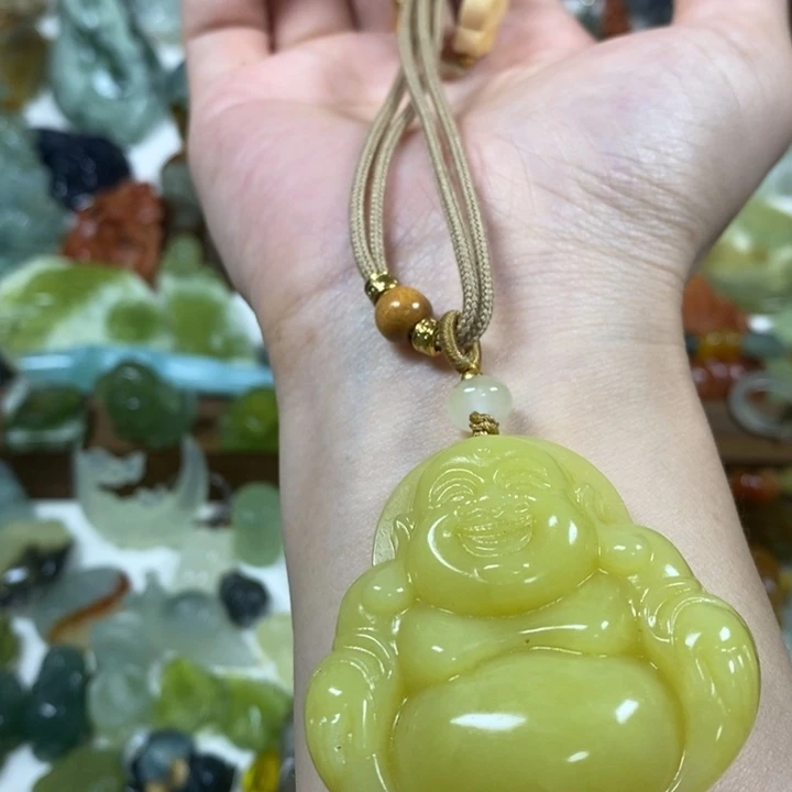 未镶嵌蛇纹石玉吊坠