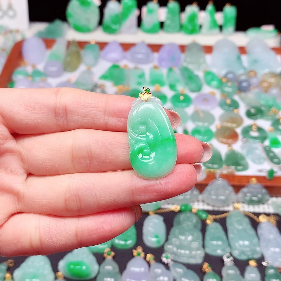 翡翠颈饰18K金镶嵌天然翡翠A货