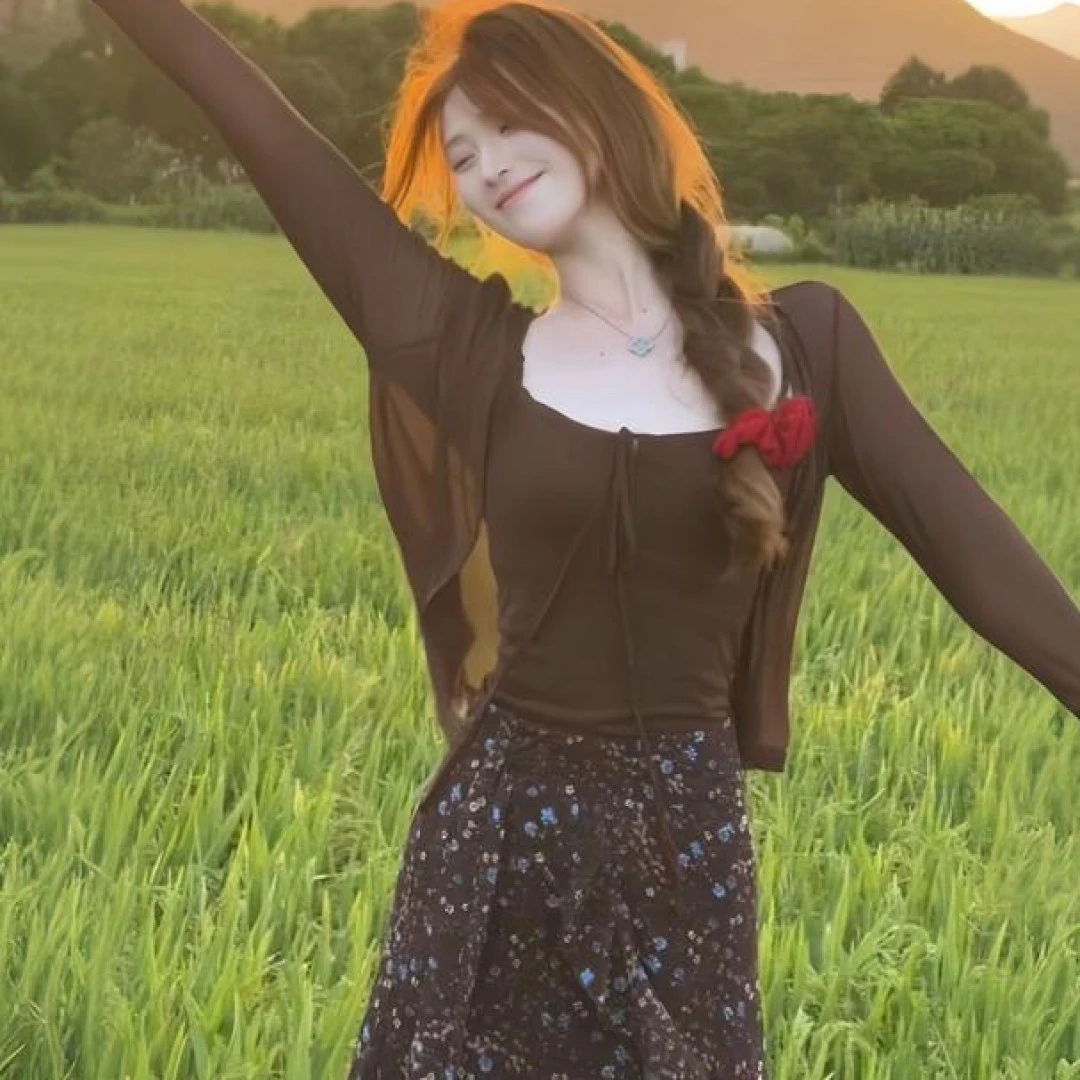 2025夏季新款巨好看的夏装一整套美拉德咖色吊带开衫半身裙三件套