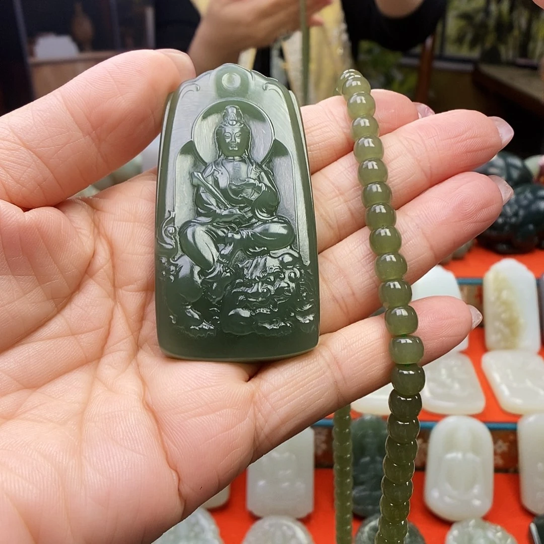 颈饰未镶嵌和田玉浅****?