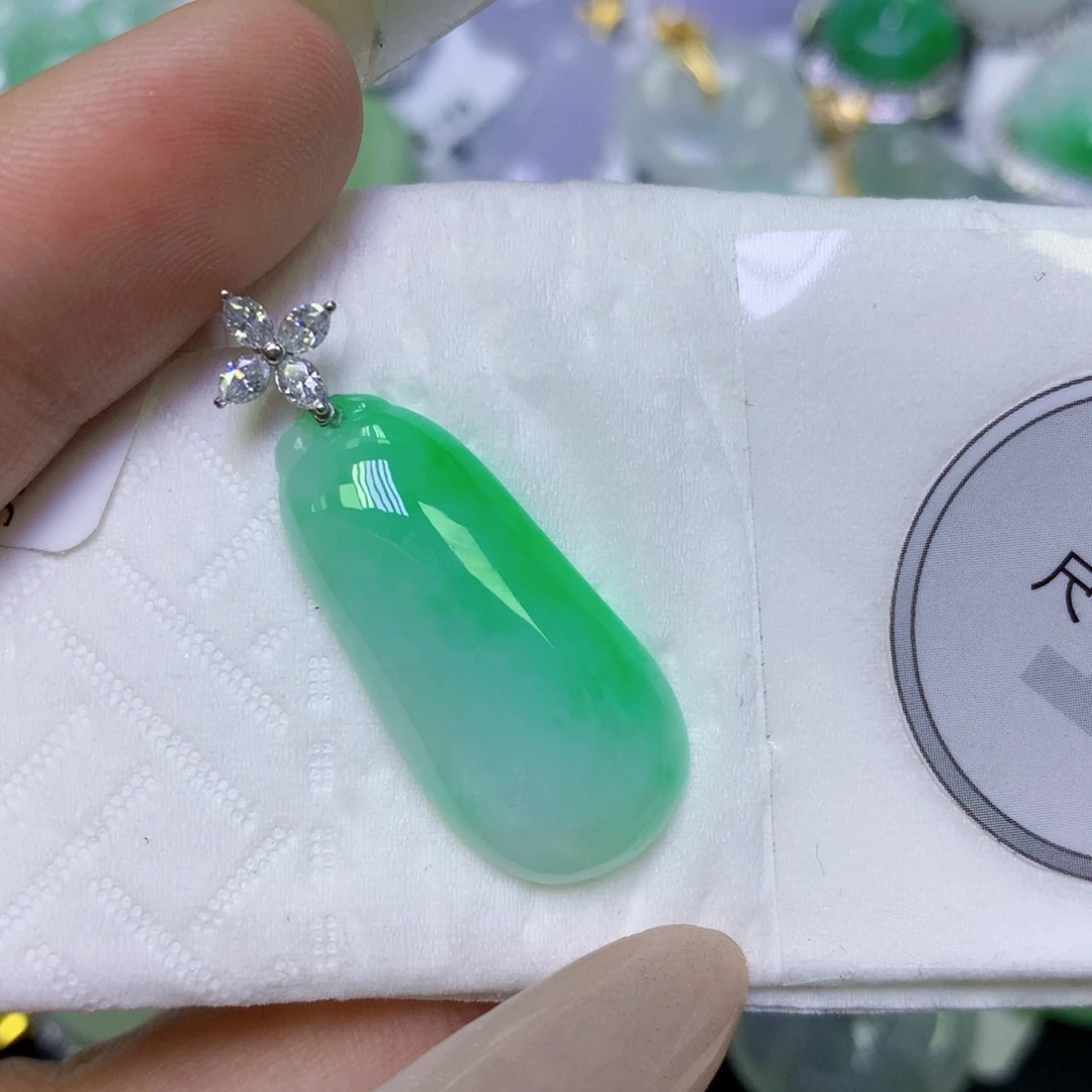 翡翠18K金镶嵌颈饰天然缅甸翡翠a货百元以上9元证书费自理