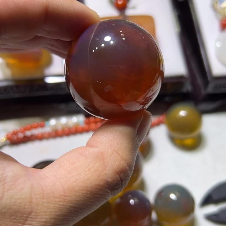 琥珀颈饰未镶嵌道****颠琥珀吊坠