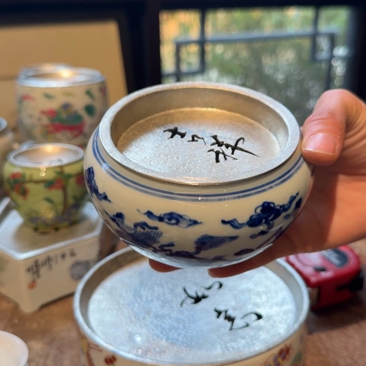 壶承天的作品是由一个
