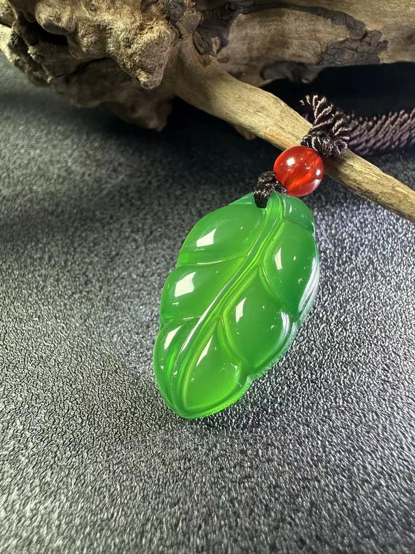 S1884-秦紫绿玛瑙叶子吊坠-配绳子-送礼佳品