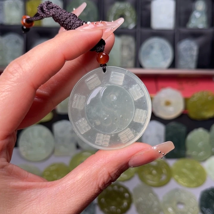 岫玉未镶嵌吊坠(赠链)