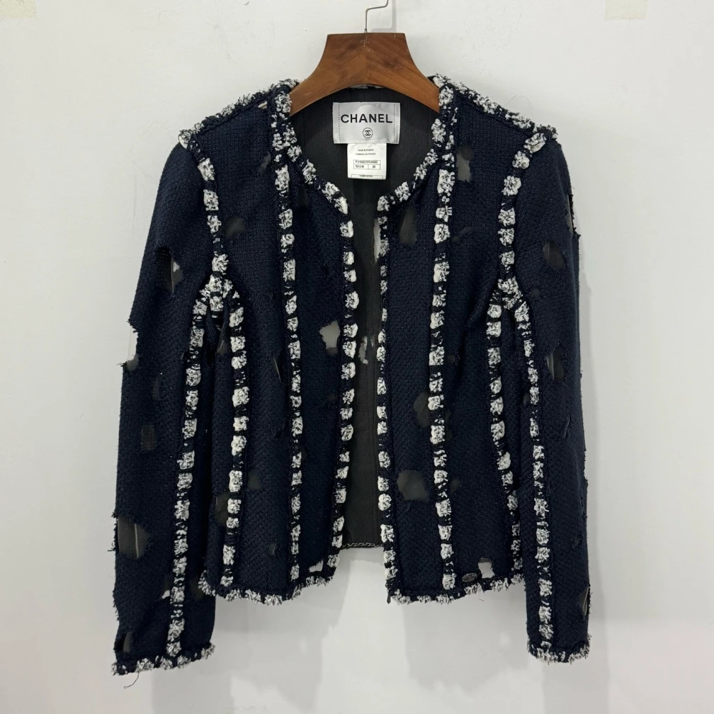 99新 Chanel/香奈儿 Chanel 粗昵洞洞蕾丝网纱滚边外套36码