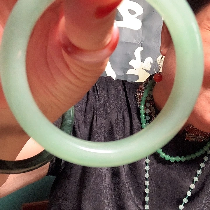 透闪石质玉足银镶嵌颈饰