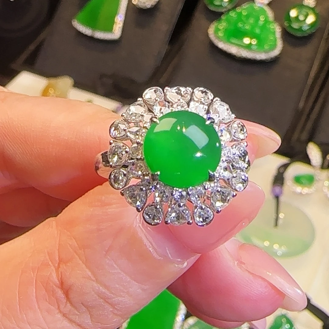 翡翠18K金镶嵌戒指