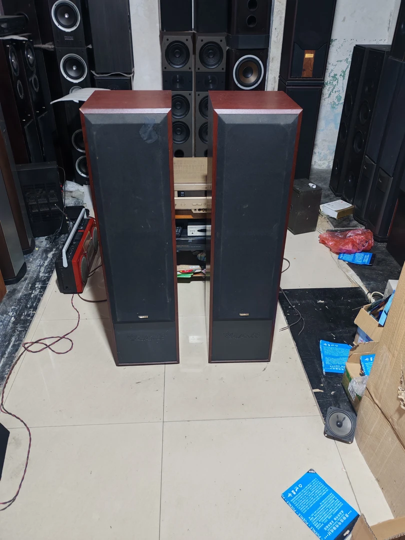 8新  不包运费皇冠双八寸音箱高1米03宽26.8深31.5厘米工作正常