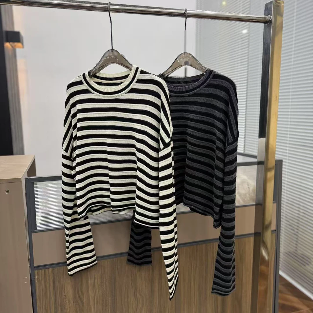 6894两色短款条纹上衣(衣长48公分）