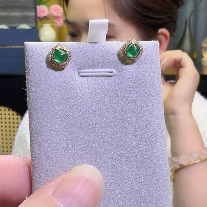 耳饰祖母绿18K金镶嵌