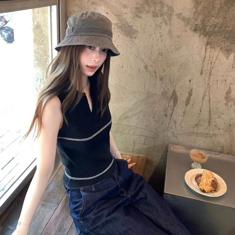 韩系外穿休闲通勤风百搭无袖背心女黑色显瘦时尚减龄感上衣