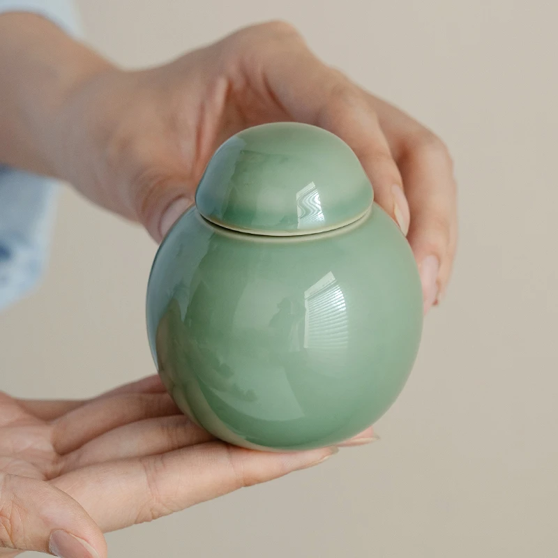 （阿萌茶事）越窑青瓷迷你栗山茶叶罐（am0036）