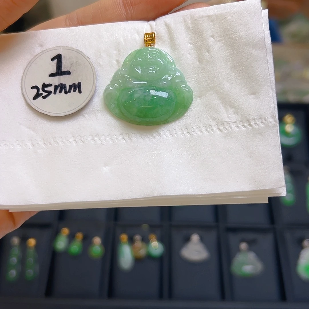 翡翠颈饰18K金镶嵌翡翠