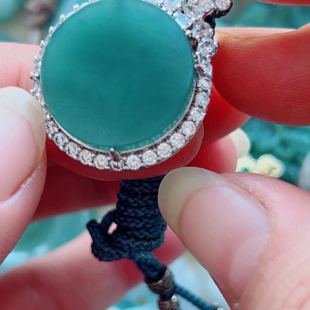 翡翠合金颈饰吊坠！