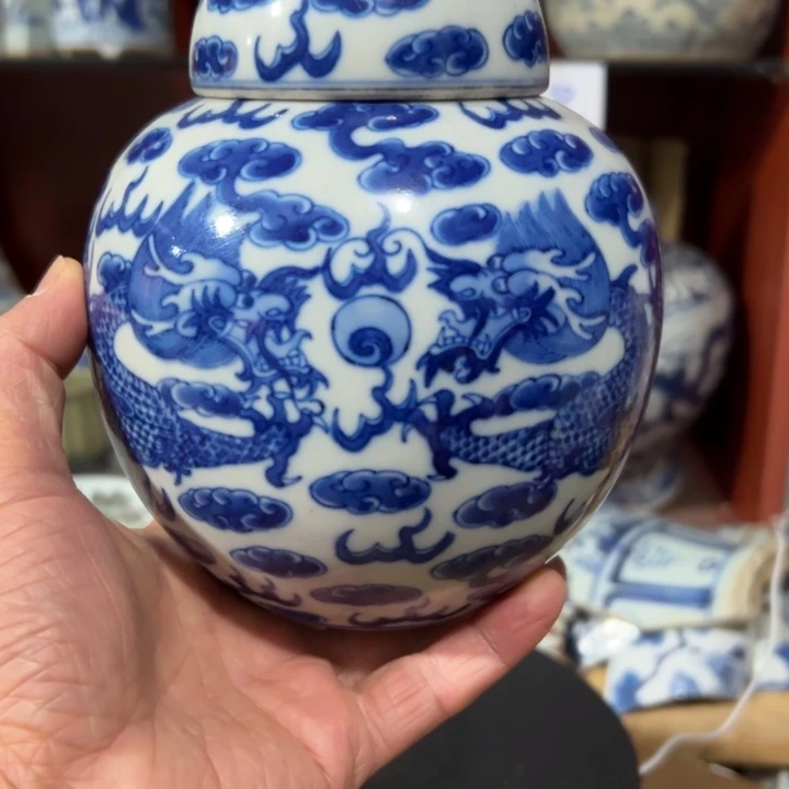 陶摆件青花云龙纹茶叶罐