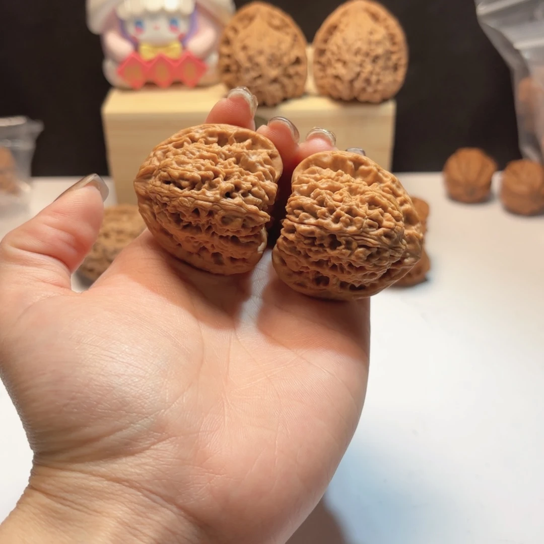 吊坠文玩核桃3号40-38-38正三角