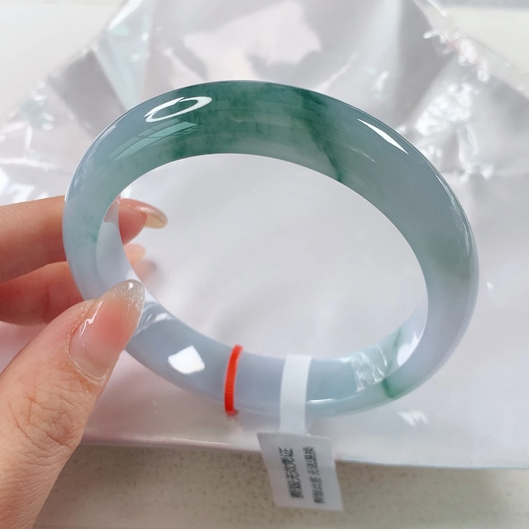 翡翠手镯未镶嵌 正圈①④⑨