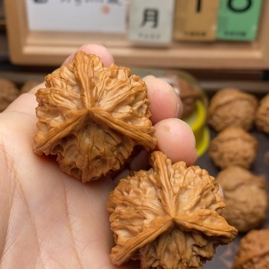 文玩核桃把件三棱39