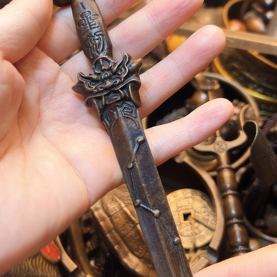 精美铜器工艺品等